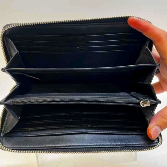 Classic Signature C Jaqard Fabric W/ Buckled Accent Zippered Cardholder Wallet - Picture 5 of 16